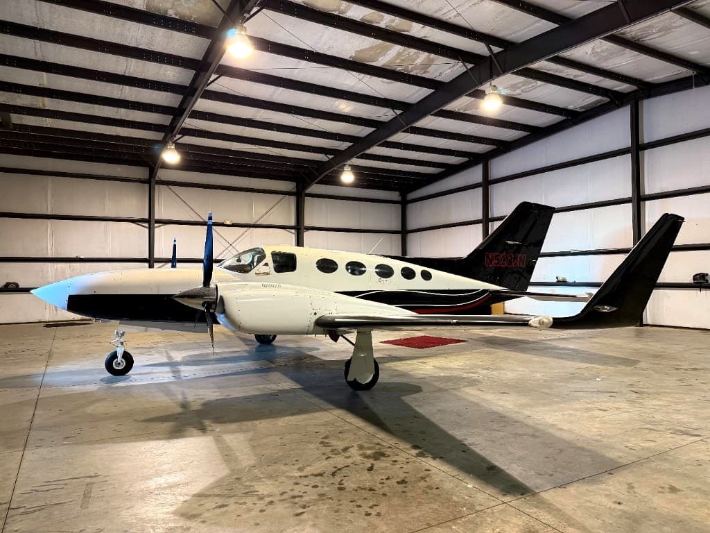 N513JN · 421C